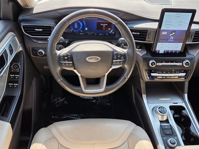Used 2020 Ford Explorer Platinum w/ Premium Technology Package AWD/4WD image 14