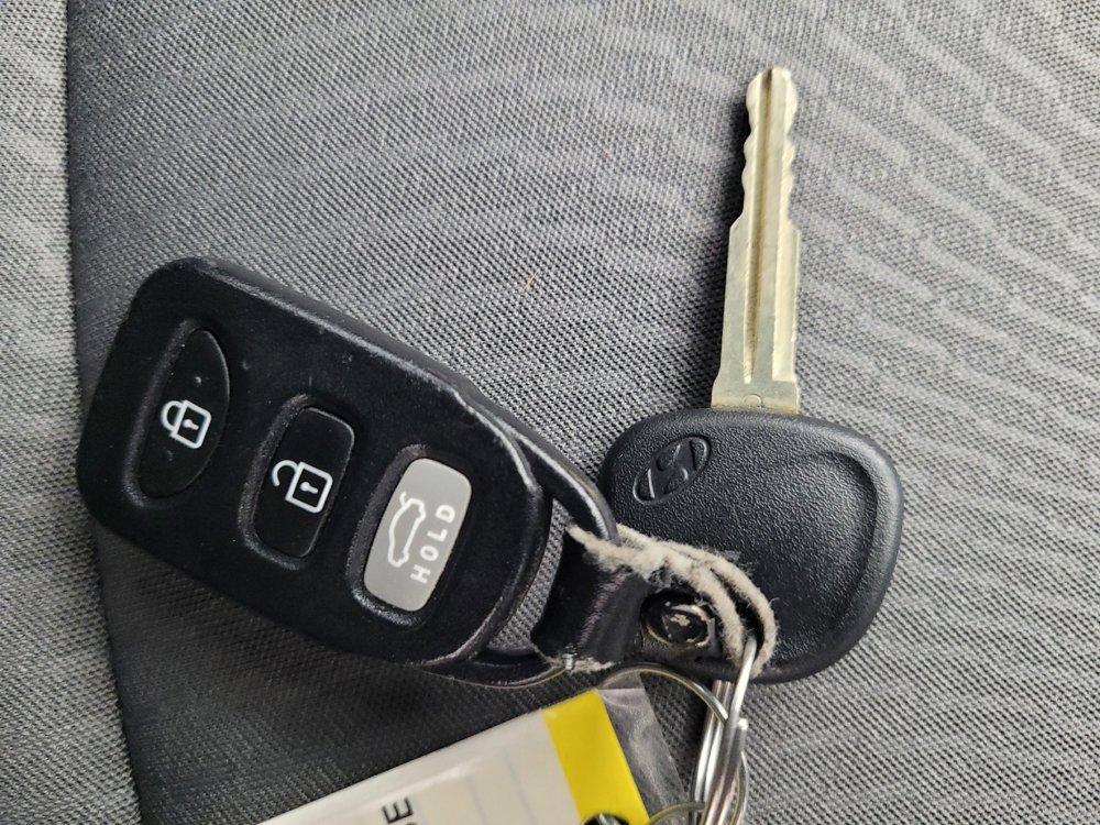 Used 2016 Hyundai Elantra SE FWD image 32