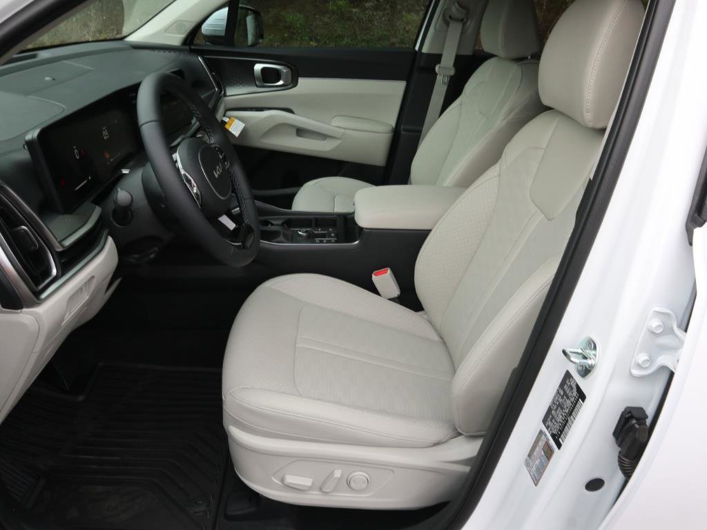 New 2025 Kia Sorento S w/ Panoramic Sunroof Package image 5