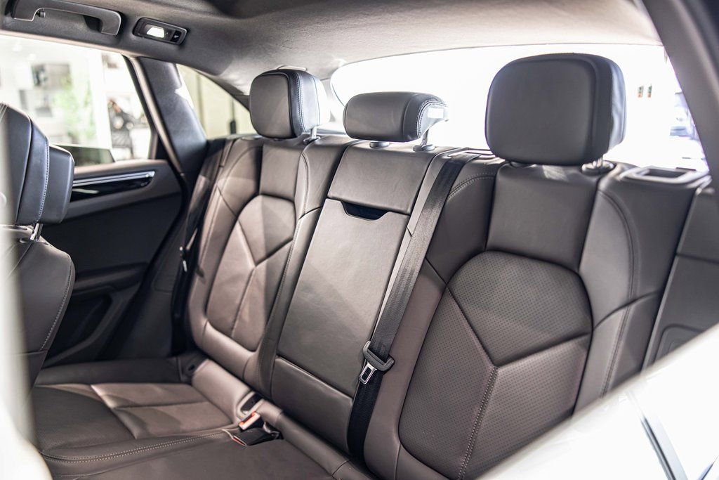 Used 2022 Porsche Macan S image 32