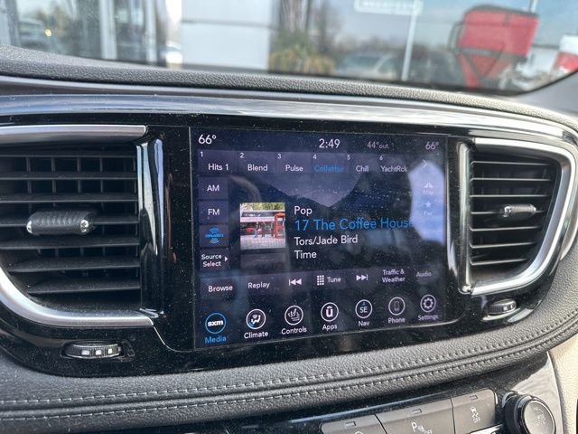 Used 2019 Chrysler Pacifica Limited image 14