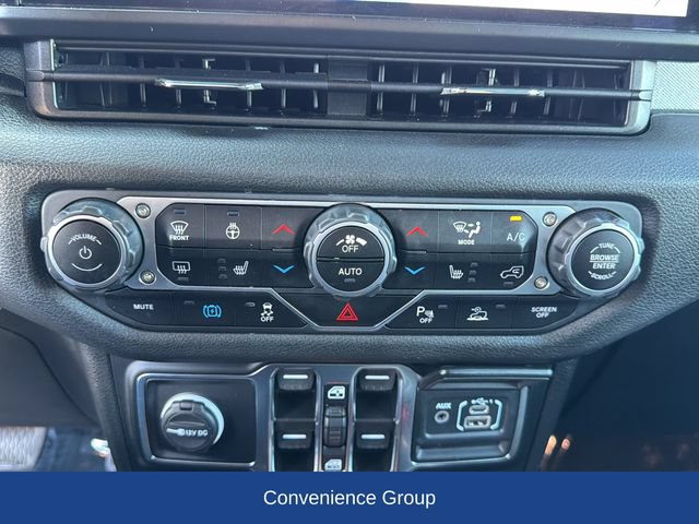 Used 2024 Jeep Wrangler Unlimited w/ Convenience Group AWD/4WD image 15