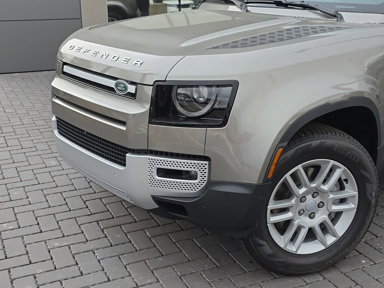 Certified 2025 Land Rover Defender 110 S image 10