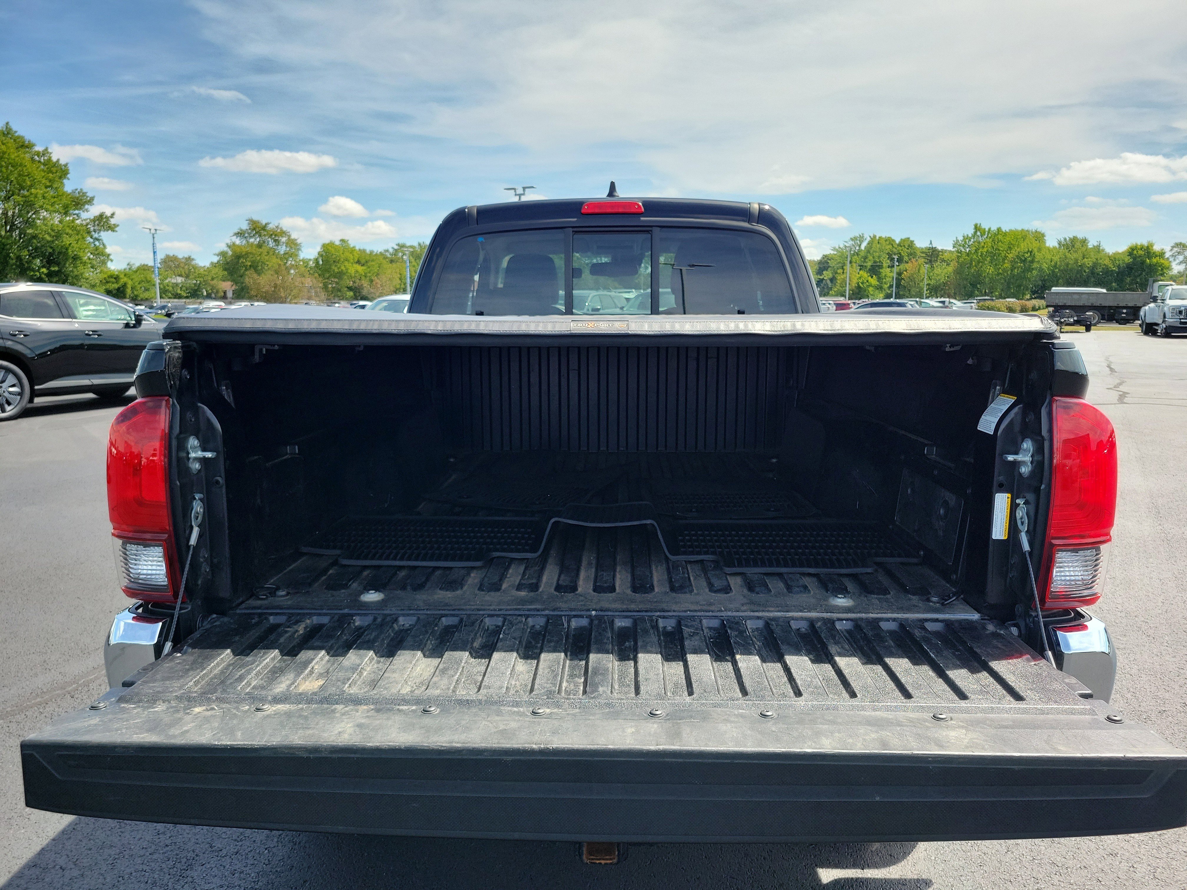 Used 2022 Toyota Tacoma SR5 image 8