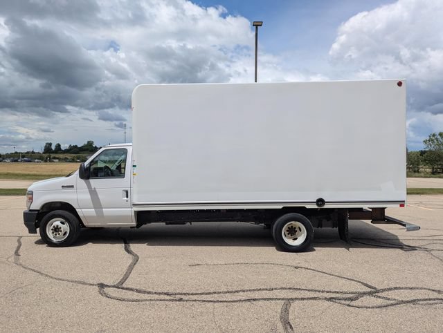 Used 2023 Ford E-450 and Econoline 450 Super Duty RWD image 6