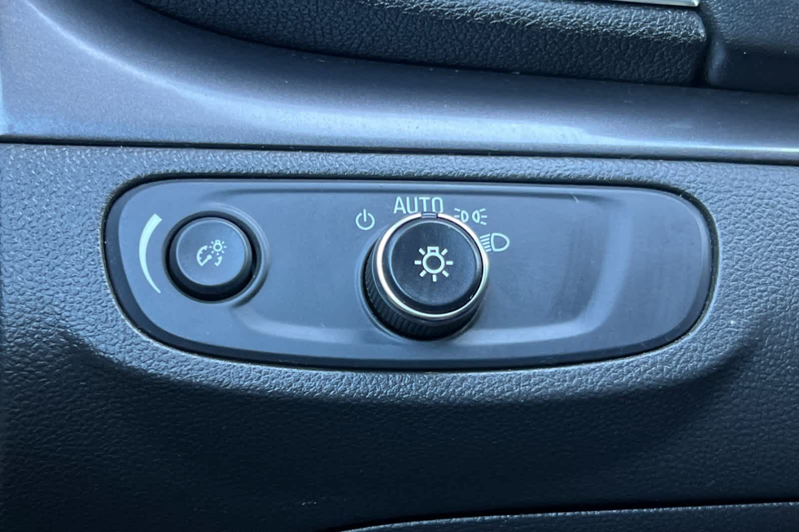 Used 2019 Buick Encore Preferred w/ Safety Package AWD/4WD image 29