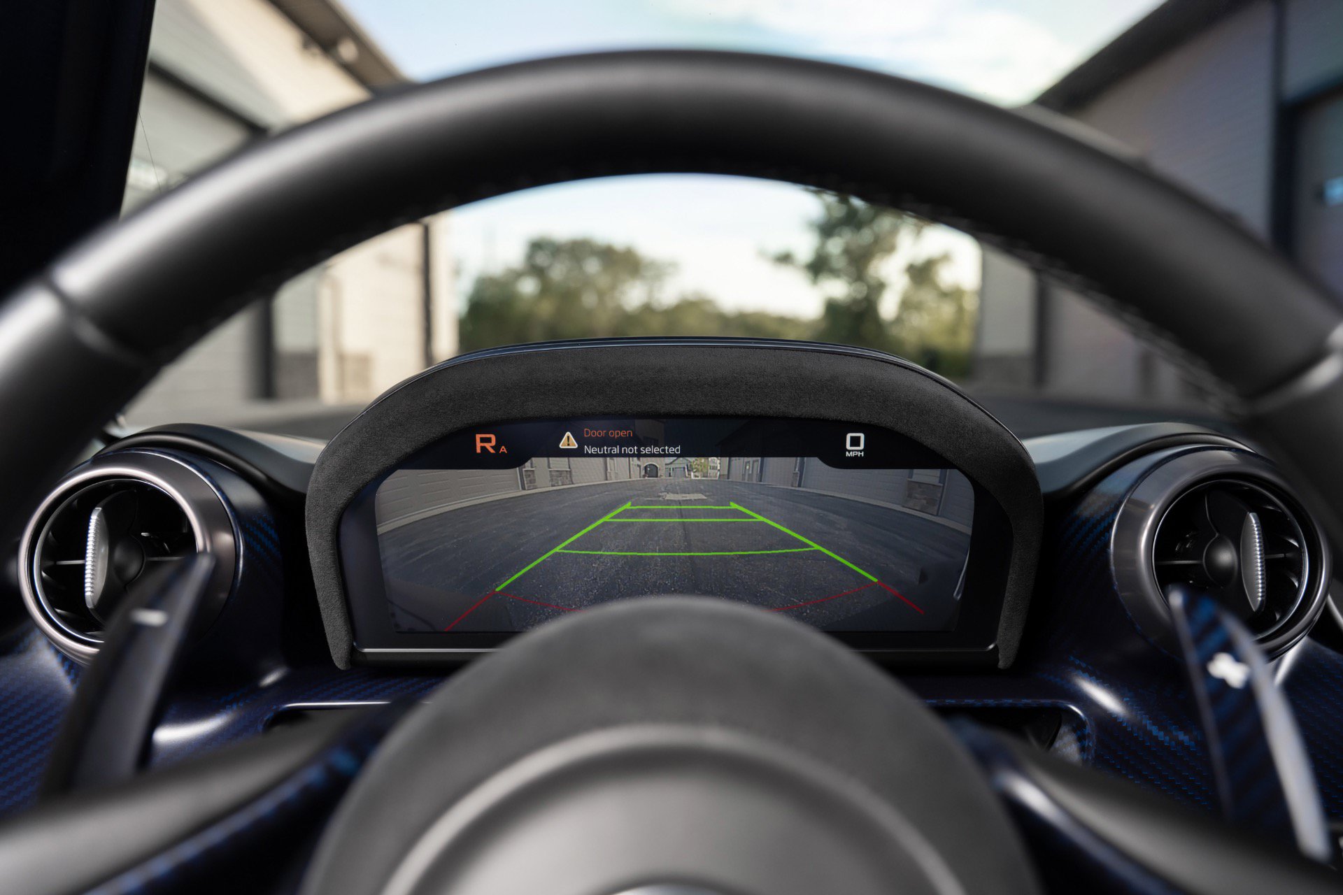 Used 2019 McLaren Senna RWD image 32