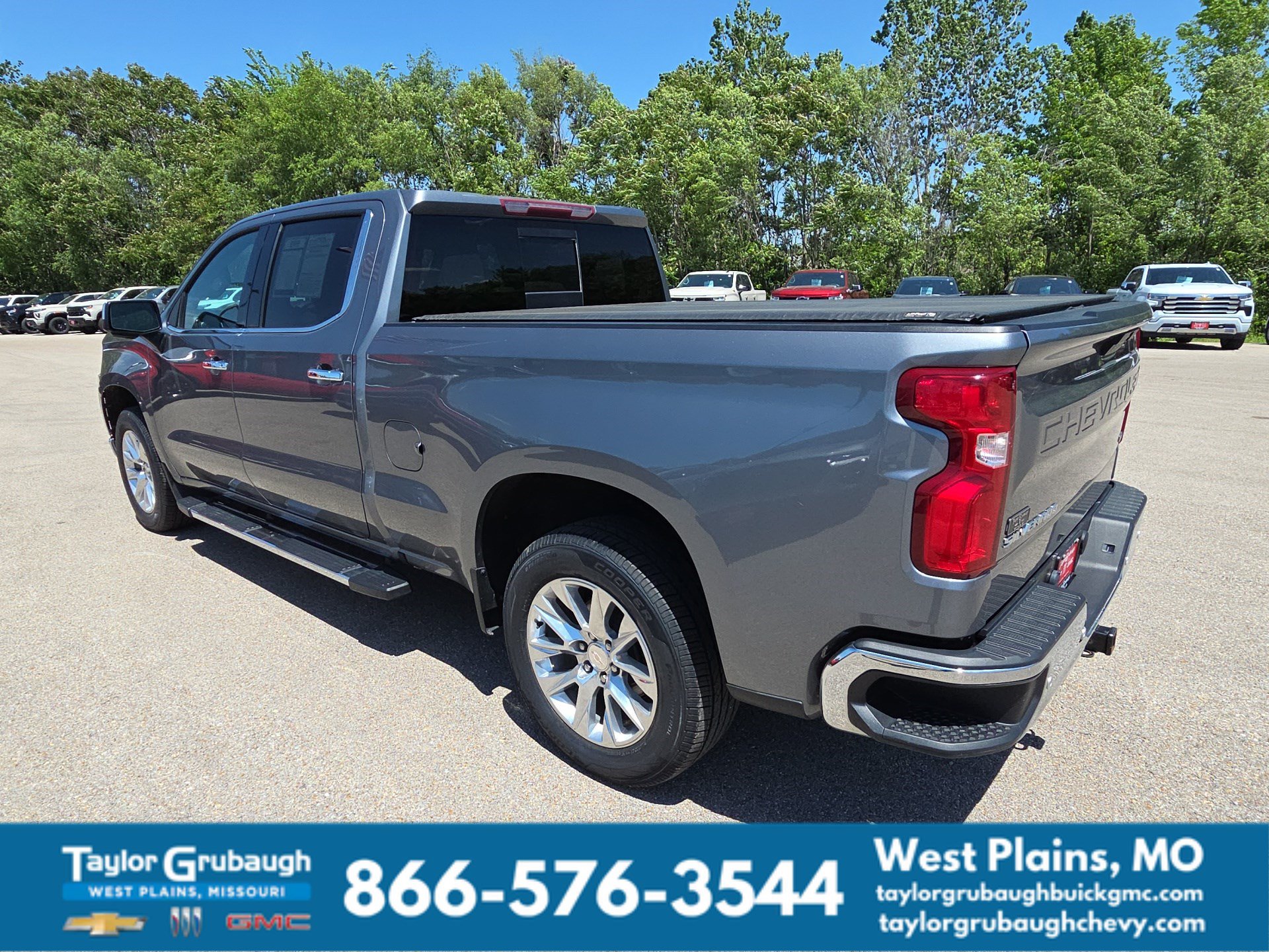 Used 2021 Chevrolet Silverado 1500 LTZ w/ Z71 Off-Road Package AWD/4WD image 6
