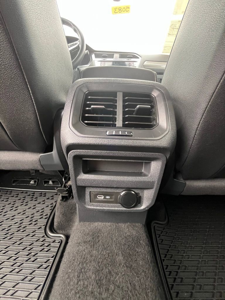 Used 2023 Volkswagen Tiguan SE AWD/4WD image 15