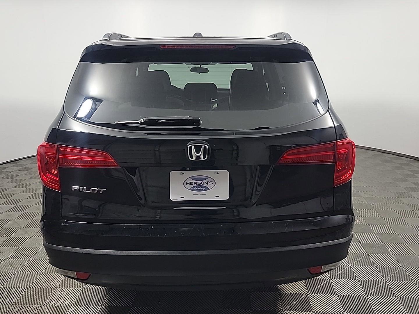 Certified 2017 Honda Pilot EX image 5