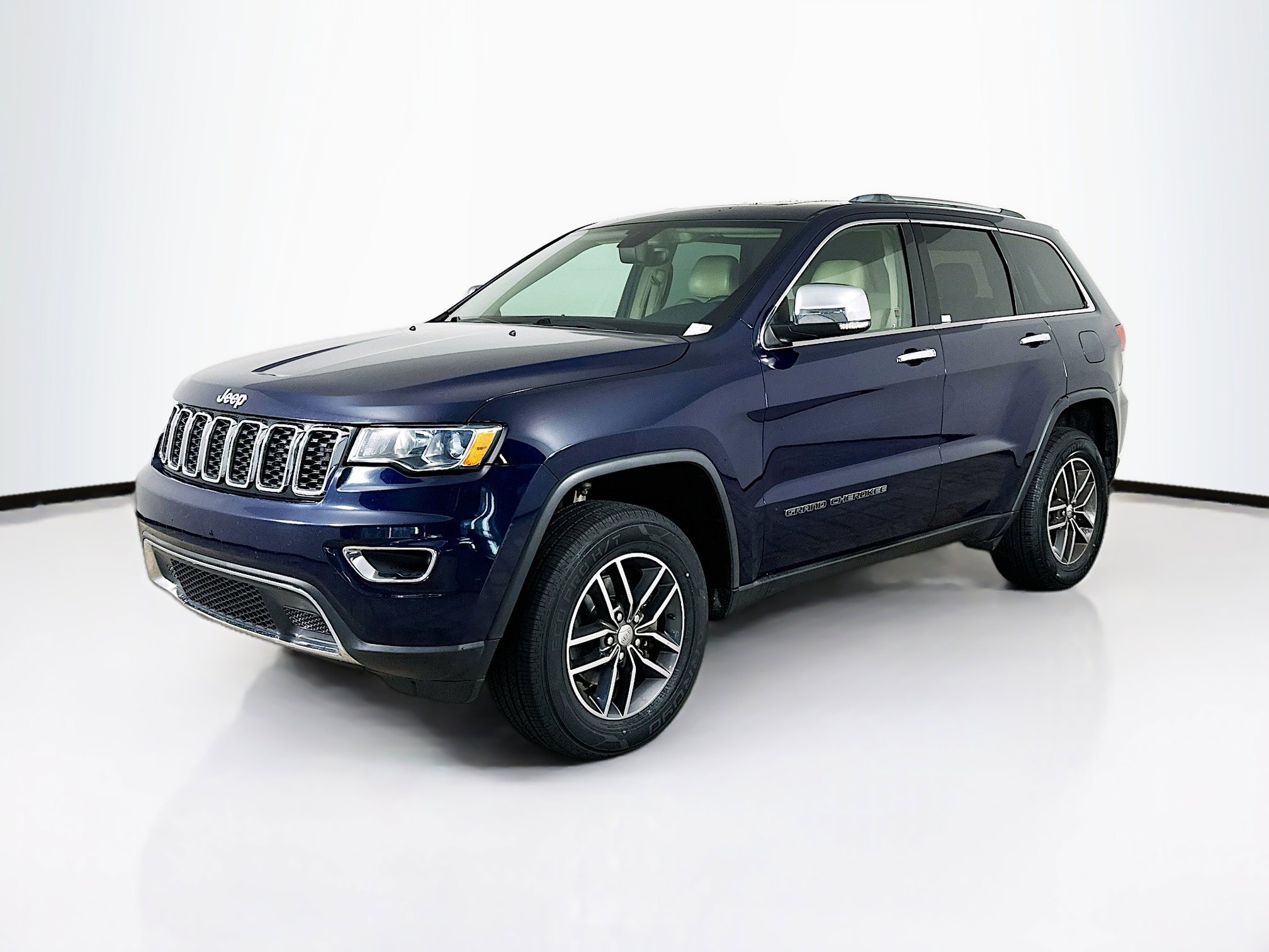 Used 2018 Jeep Grand Cherokee Limited image 3
