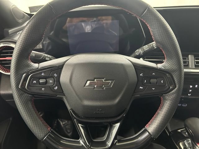 Used 2024 Chevrolet Trax RS w/ Sunroof Package FWD image 19
