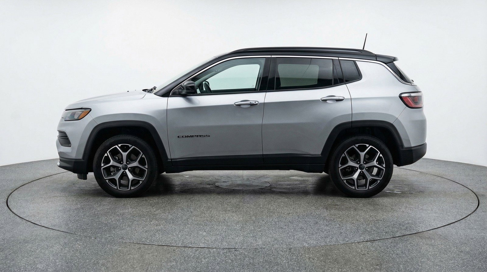 Used 2025 Jeep Compass Limited image 5