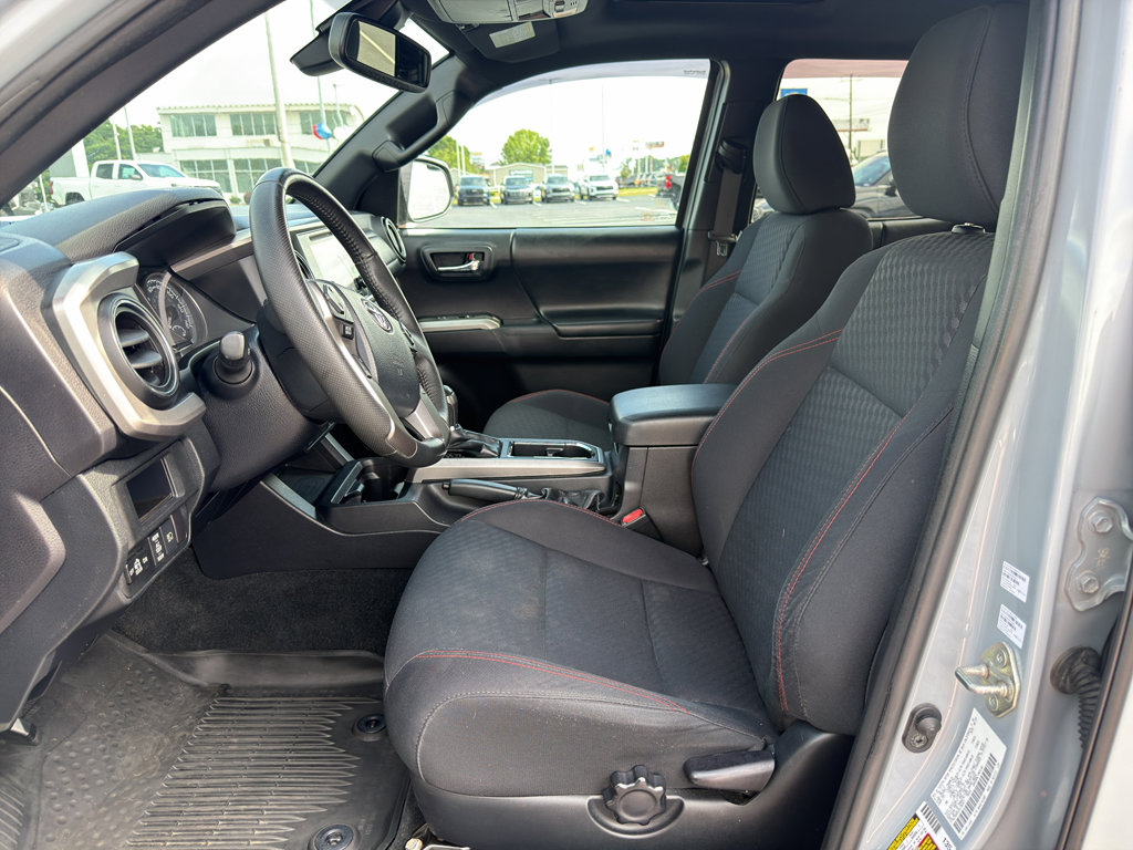 Used 2018 Toyota Tacoma Limited AWD/4WD image 20