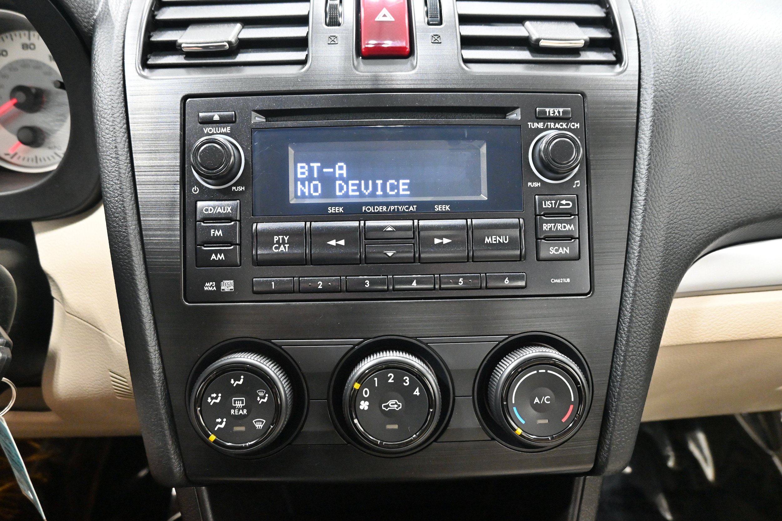 Used 2013 Subaru Impreza 2.0i Premium w/ All-Weather Pkg AWD/4WD image 11