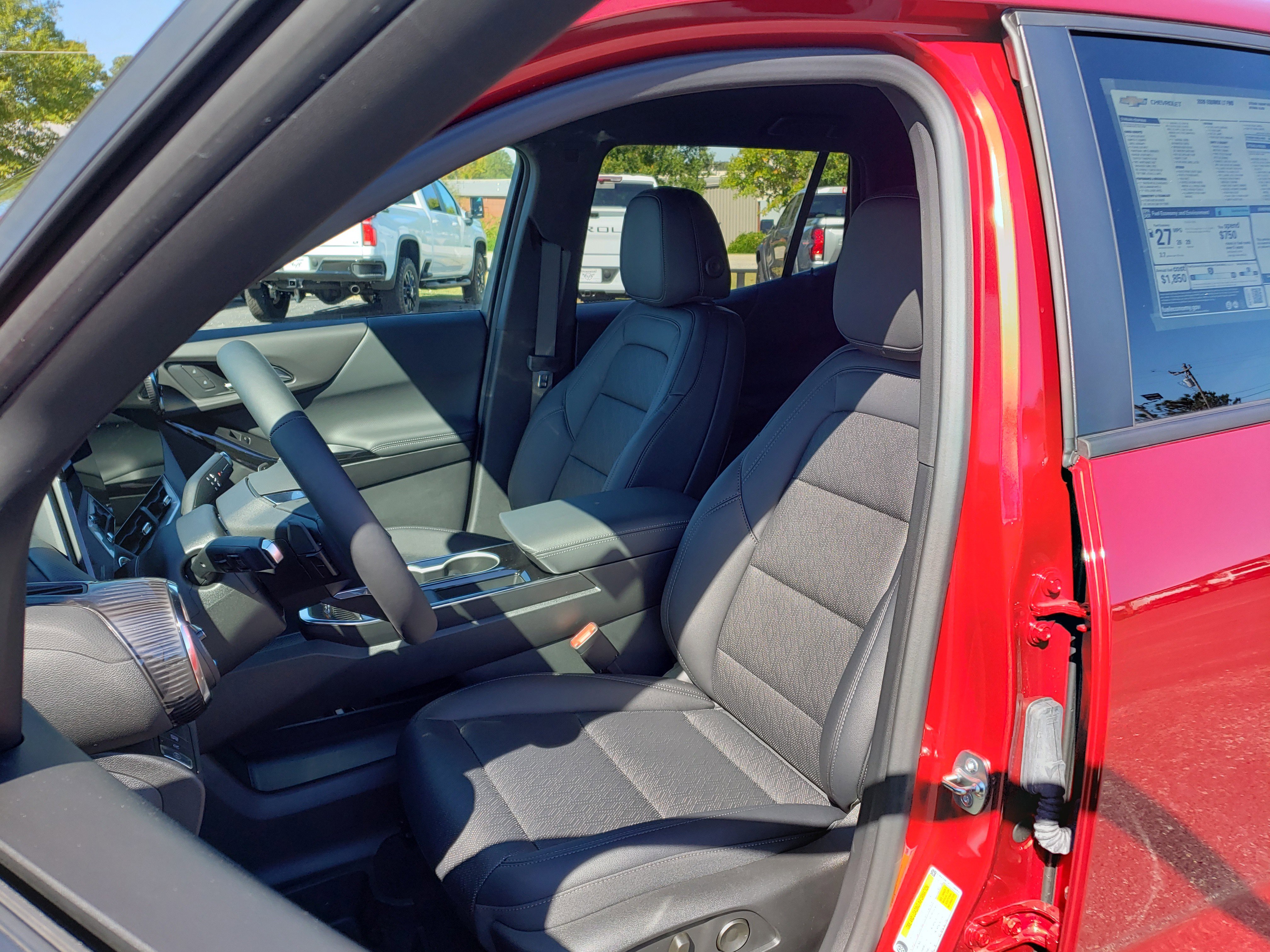 New 2026 Chevrolet Equinox LT w/ Convenience Package II image 32