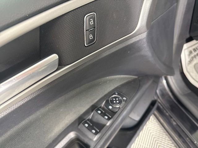 Used 2019 Ford Fusion SE image 27