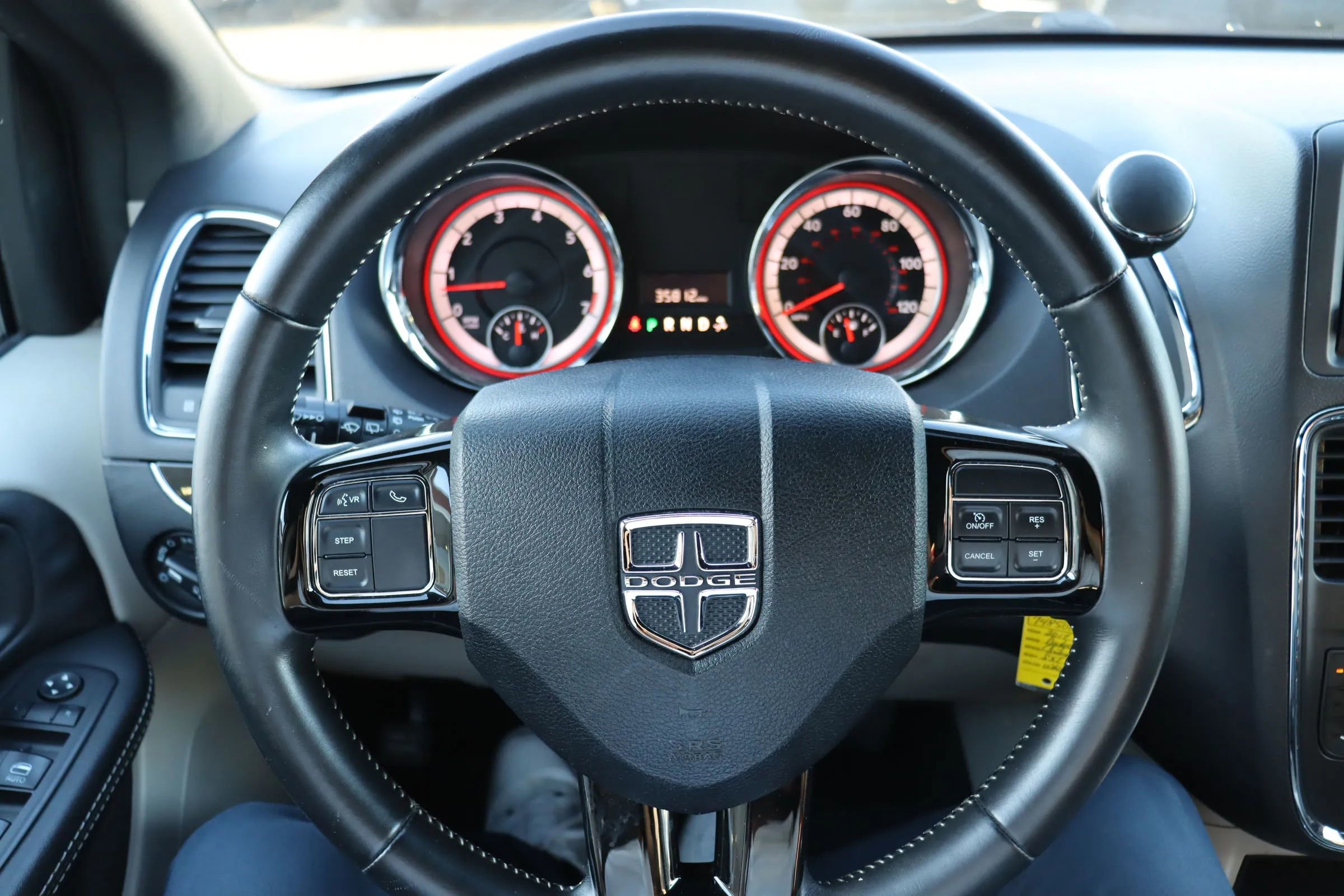 Used 2017 Dodge Grand Caravan SXT image 5