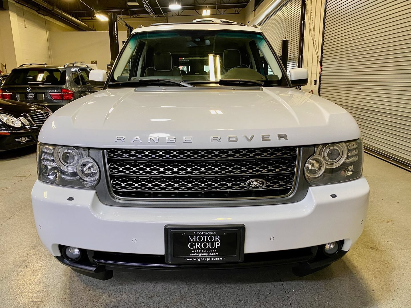 Used 2011 Land Rover Range Rover HSE LUX AWD/4WD image 4