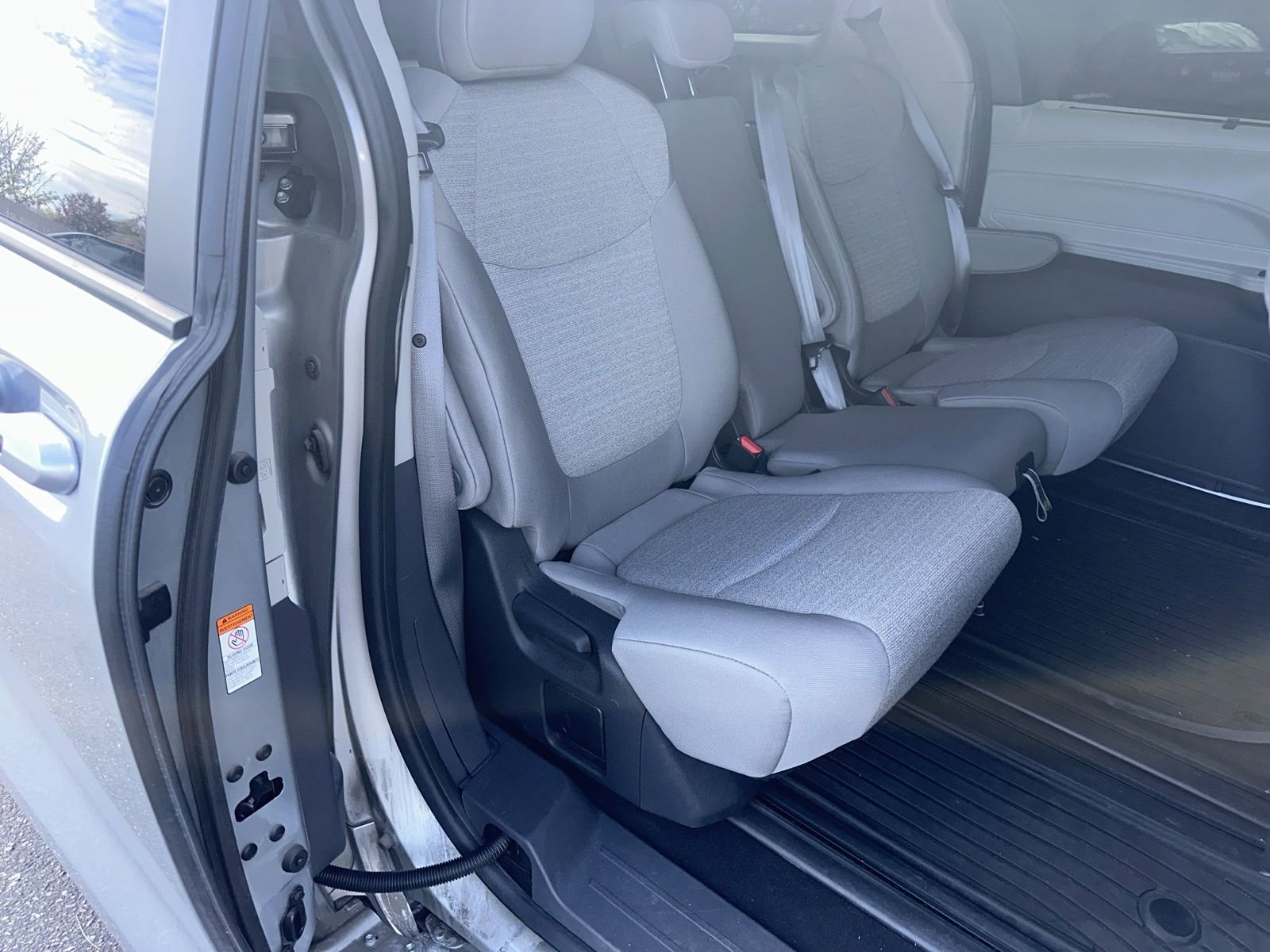 Used 2024 Toyota Sienna LE AWD/4WD image 7