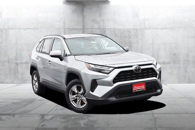 Used 2025 Toyota RAV4 XLE image 2