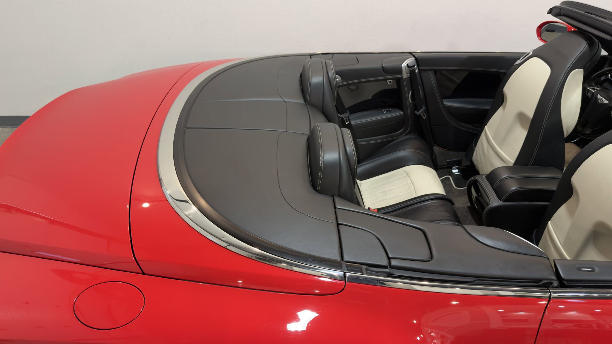 Used 2015 Bentley Continental GT image 38