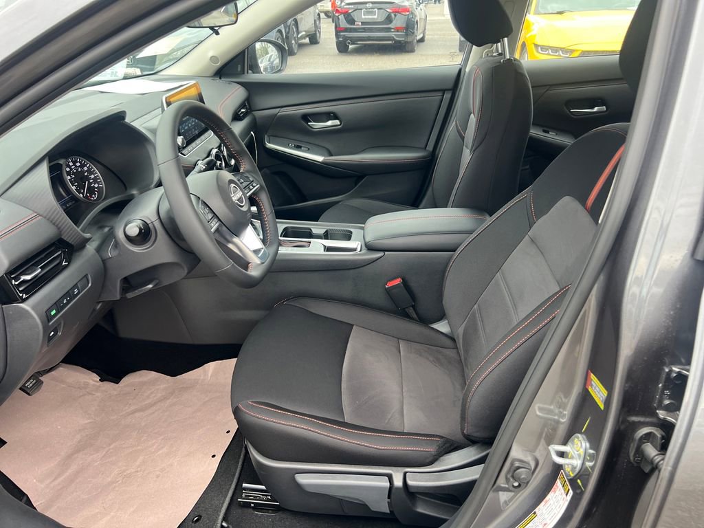 New 2025 Nissan Sentra SR image 10