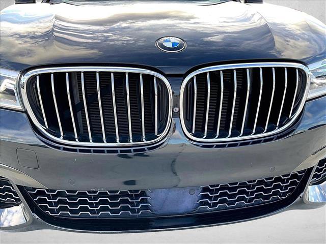 Used 2017 BMW 750i RWD image 30