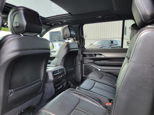 Used 2024 Jeep Wagoneer Series II AWD/4WD image 24