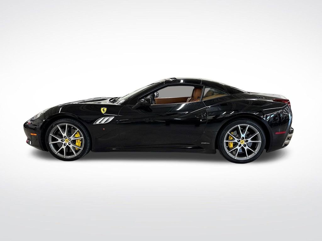Used 2014 Ferrari California image 2