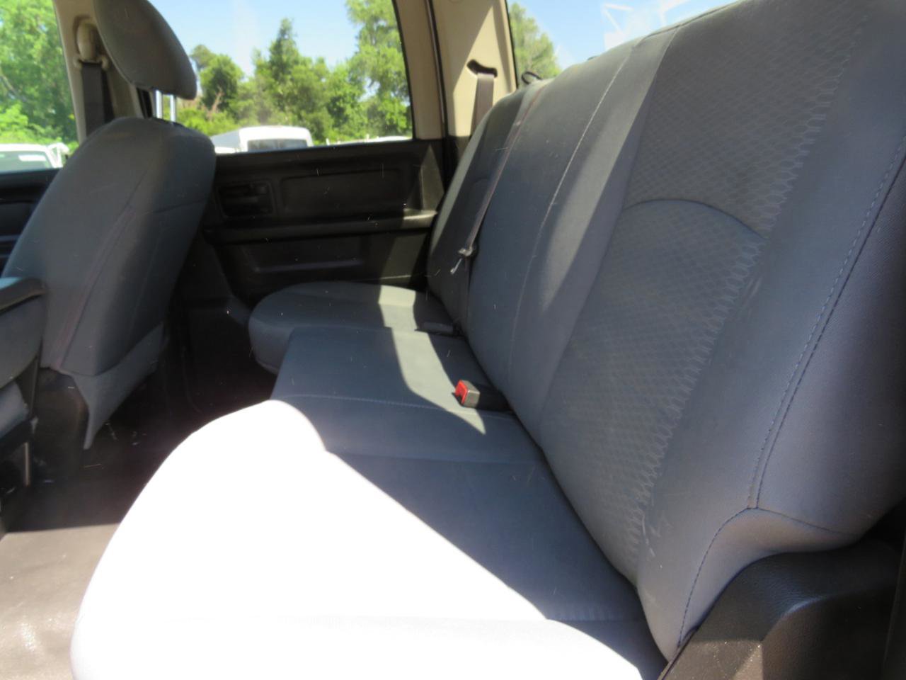 Used 2018 RAM 2500 Tradesman w/ Chrome Appearance Group image 25