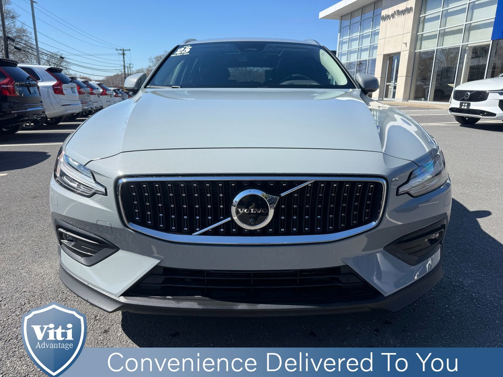 Certified 2025 Volvo V60 B5 Cross Country Plus AWD/4WD image 3