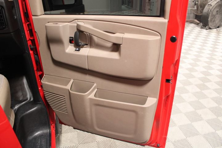 Used 2024 GMC Savana 3500 Extended image 18