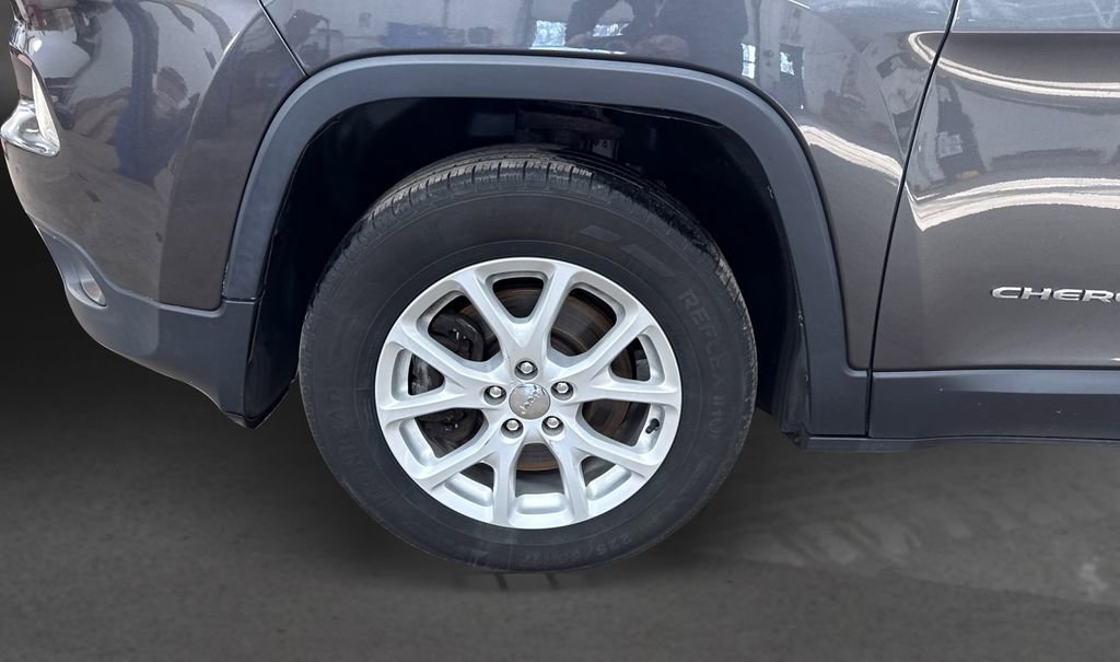 Used 2016 Jeep Cherokee Latitude w/ Cold Weather Group image 12