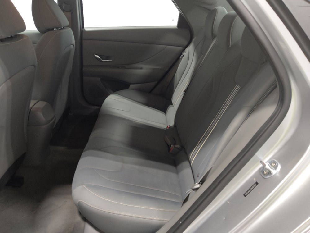 Used 2022 Hyundai Elantra SEL FWD image 18