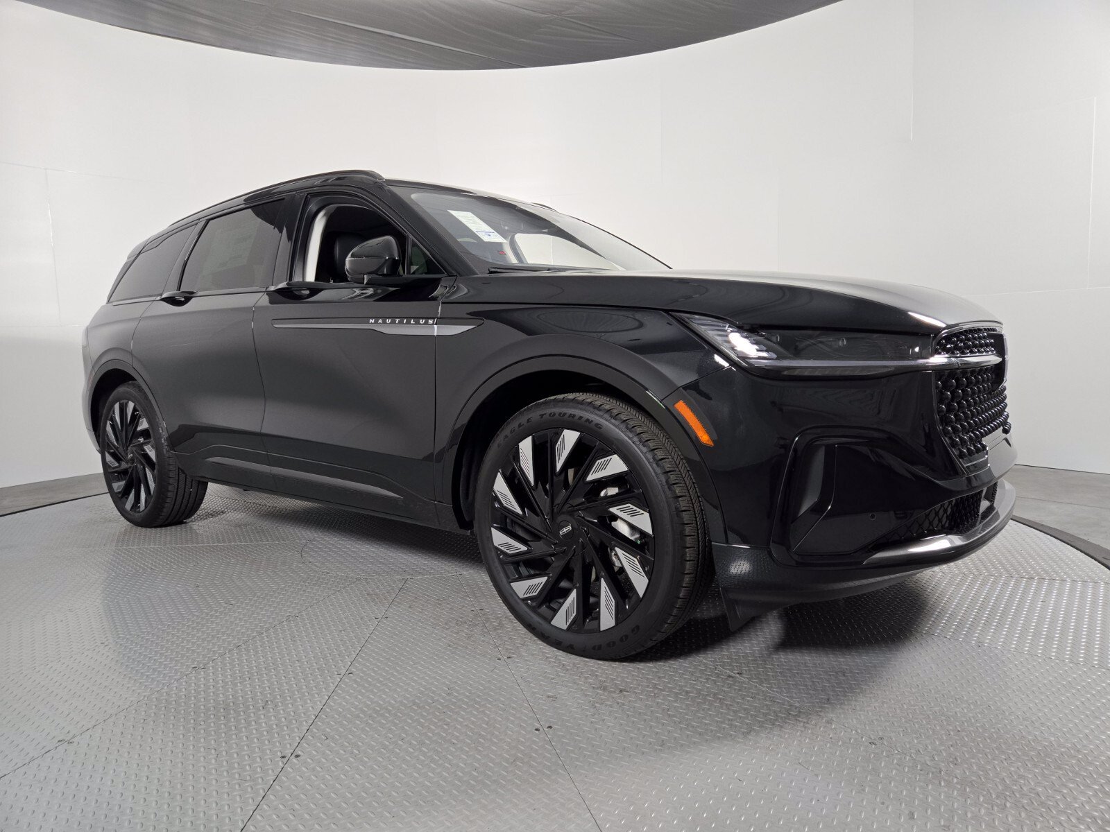 New 2026 Lincoln Nautilus Reserve w/ Jet Appearance Package AWD/4WD image 2