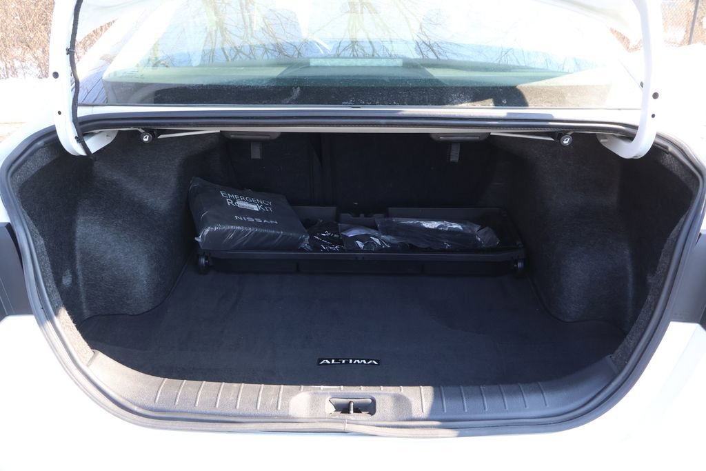 Used 2024 Nissan Altima 2.5 SV image 42