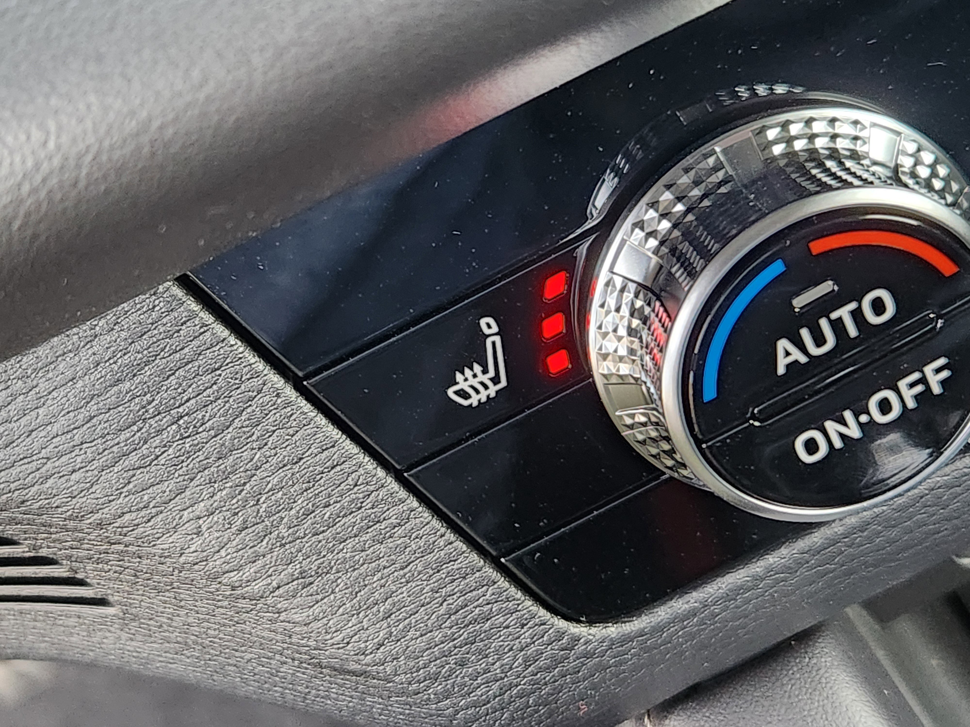 New 2025 Mitsubishi Outlander SEL Black Edition image 17