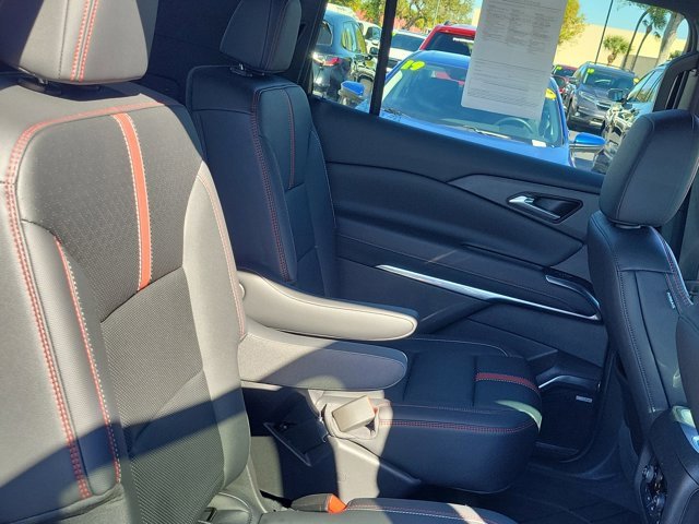 Used 2024 Chevrolet Traverse RS image 9