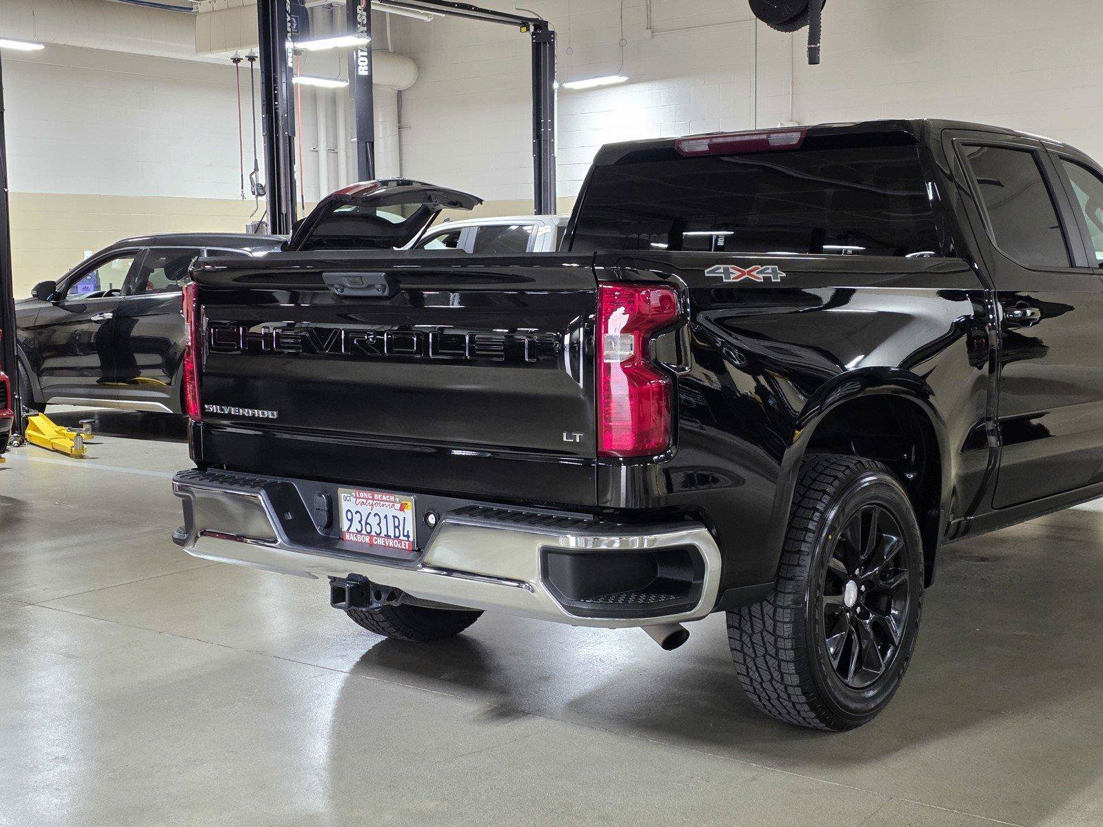 Used 2025 Chevrolet Silverado 1500 LT AWD/4WD image 11