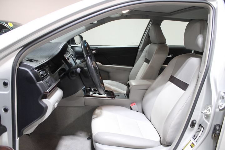 Used 2013 Toyota Camry XLE w/ Leather Pkg FWD image 16