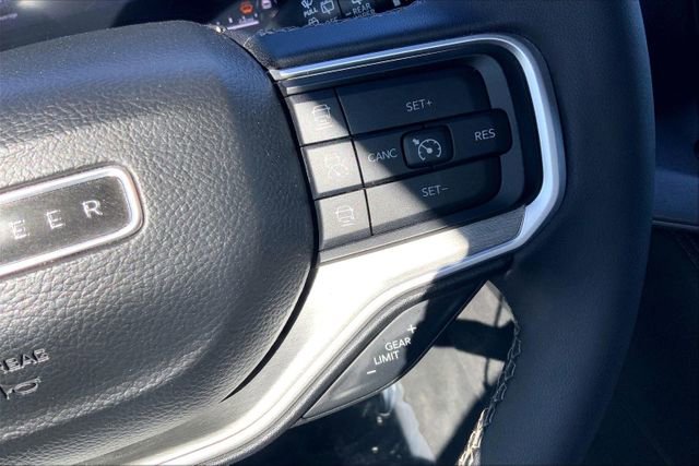 Used 2025 Jeep Wagoneer L Series II image 18