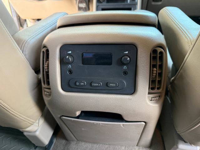 Used 2004 GMC Sierra 3500 SLT w/ Heavy-Duty Power Package AWD/4WD image 30