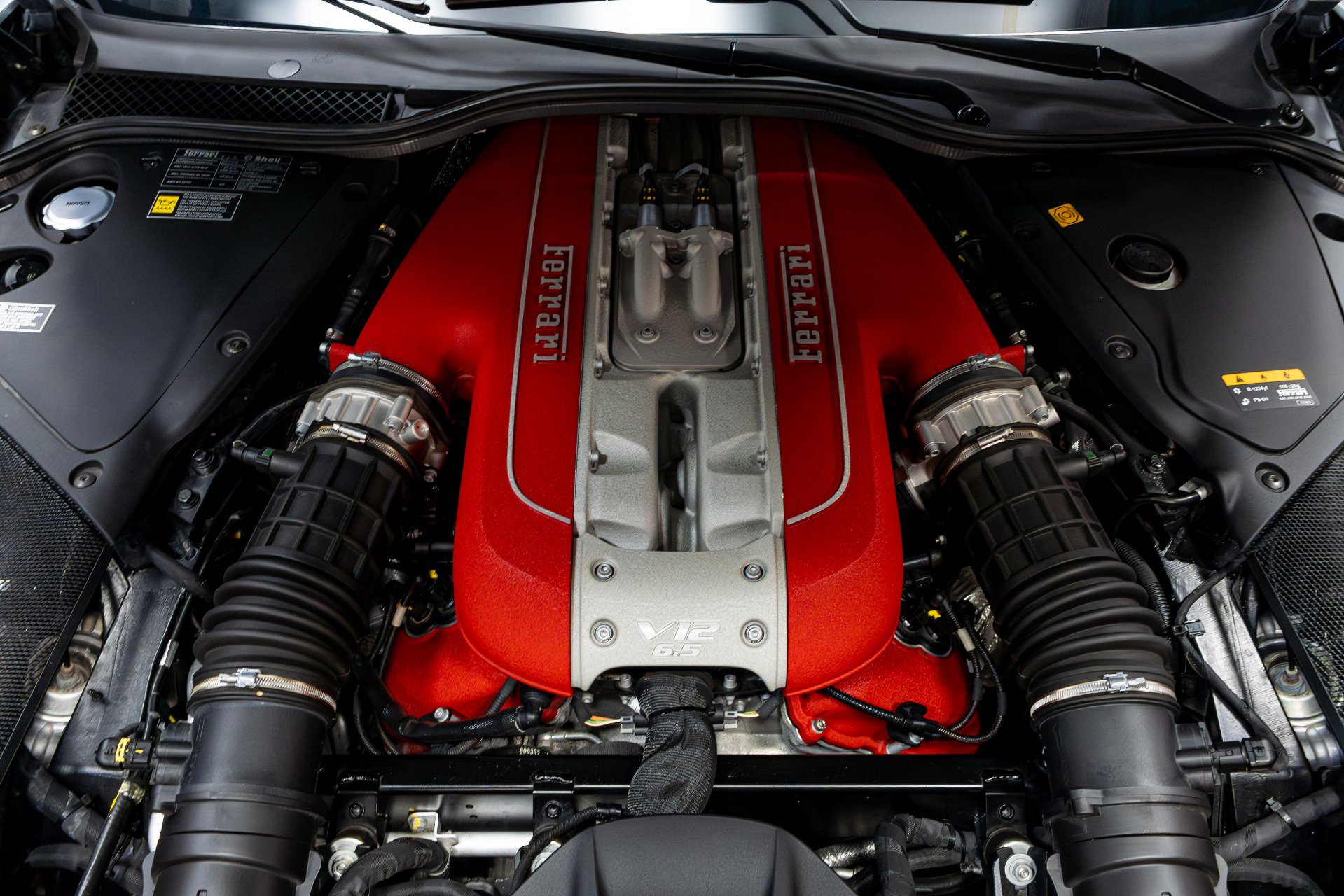 Used 2018 Ferrari 812 Superfast RWD image 41
