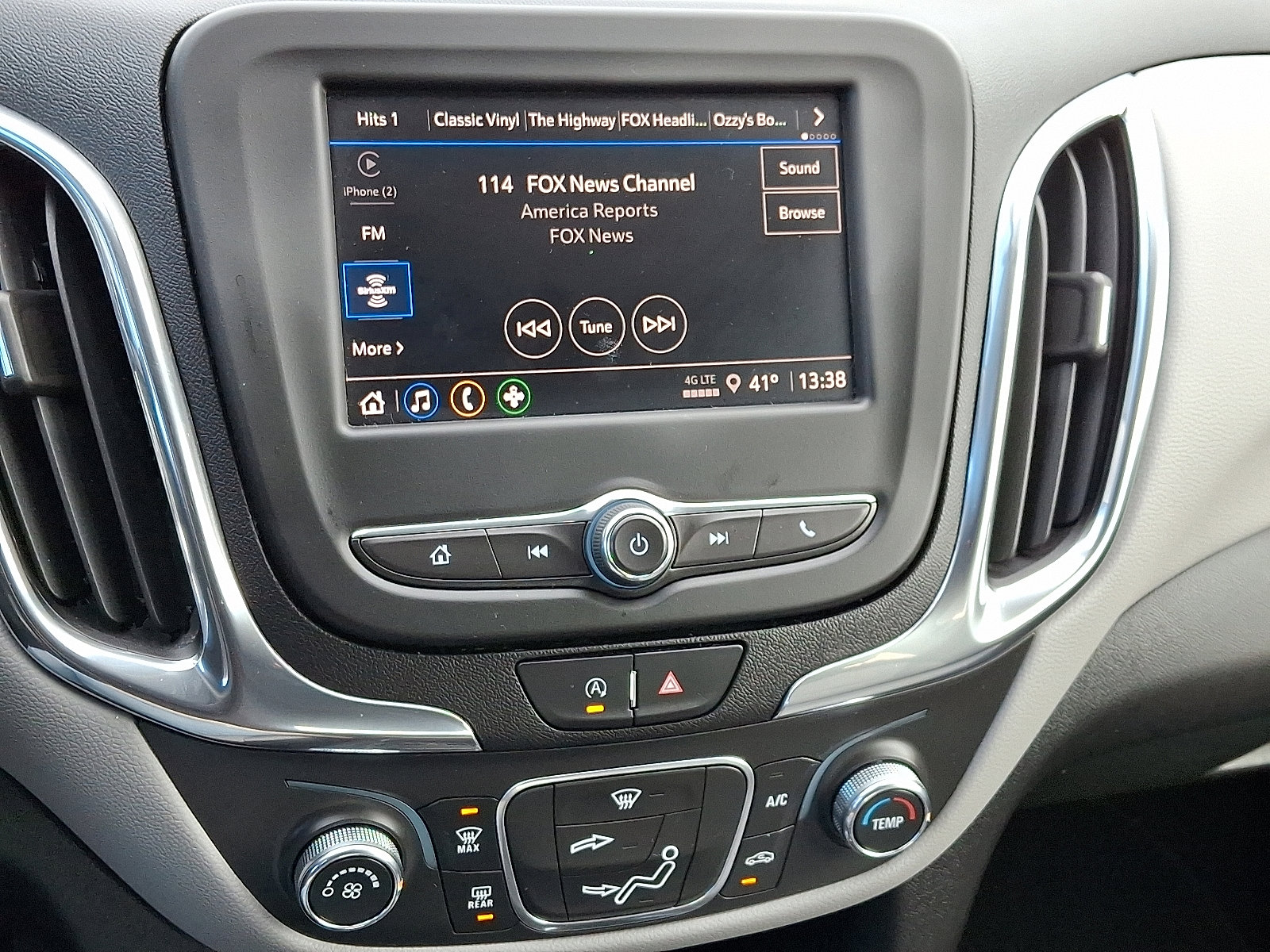 Used 2023 Chevrolet Equinox LT image 15