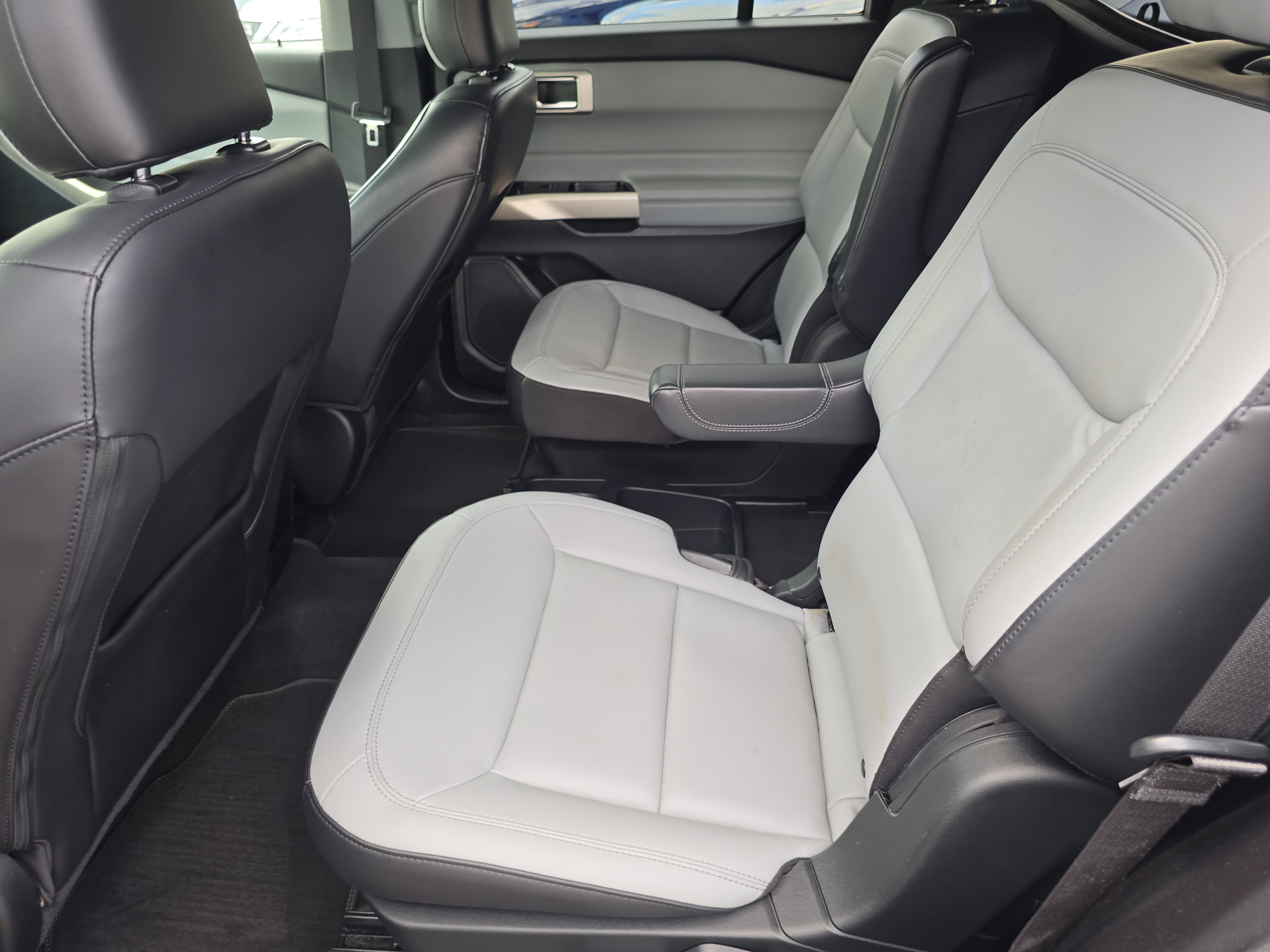 Used 2021 Ford Explorer XLT w/ Equipment Group 202A image 17