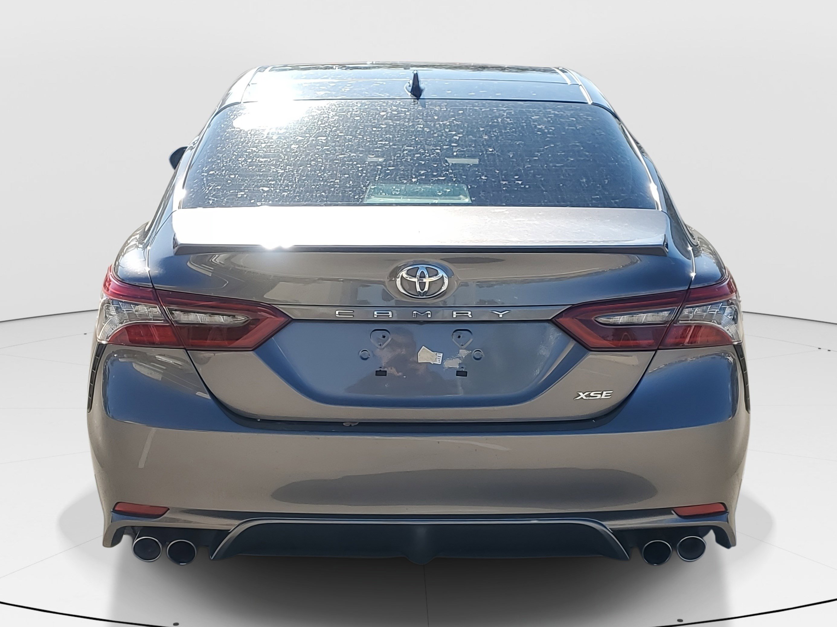 Used 2022 Toyota Camry XSE image 4