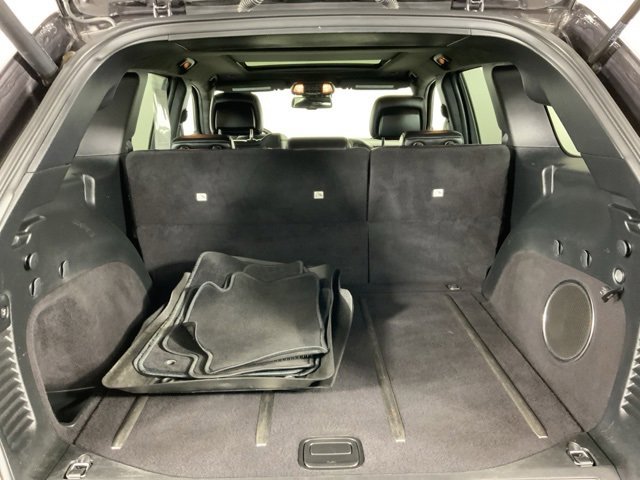 Used 2015 Jeep Grand Cherokee SRT w/ Luxury Group II image 28