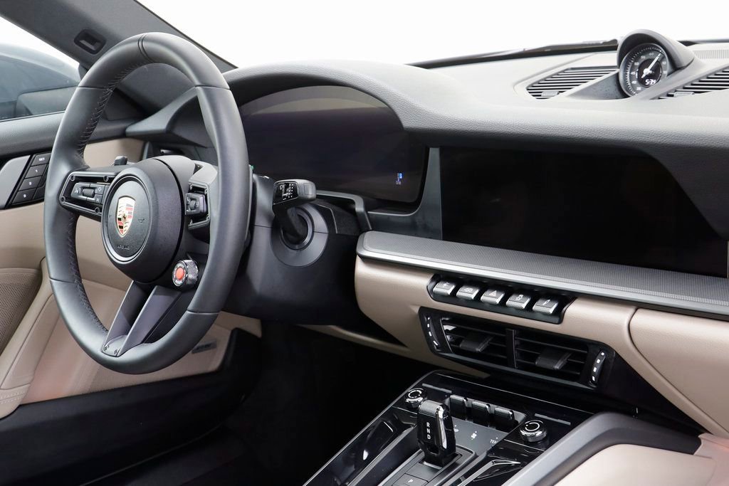 Used 2025 Porsche 911 Carrera image 25