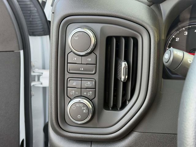 Used 2025 GMC Sierra 2500 Pro image 17